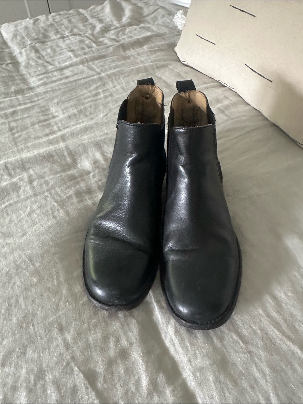 FRYE Women’s Black Chelsea Boots Size 9 - Picture 2 of 6